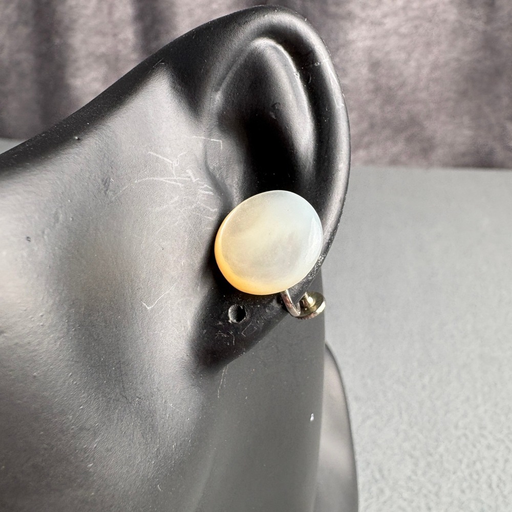 Vintage Mother of Pearl Screw Back Earrings Cream Oval Cabochon Non-Pierced